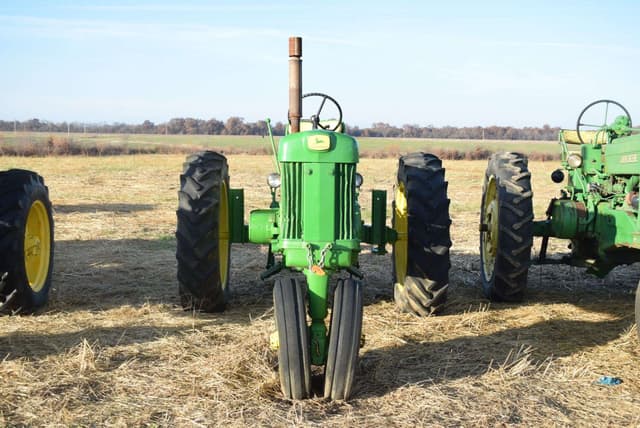 Image of John Deere 530 equipment image 1