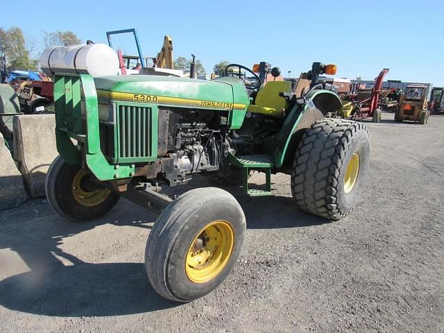 Image of John Deere 5300 equipment image 1