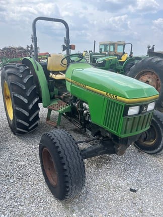 John Deere 5300 Equipment Image0