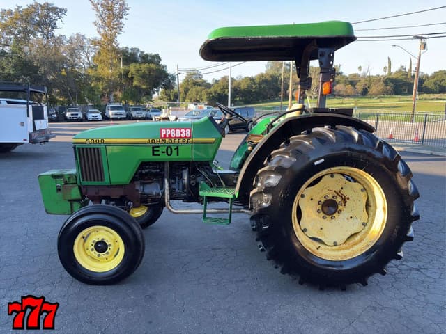 Image of John Deere 5300 equipment image 2