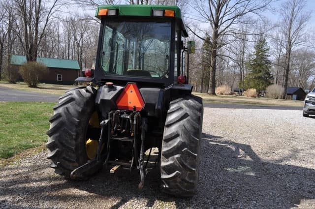Image of John Deere 5300 equipment image 2
