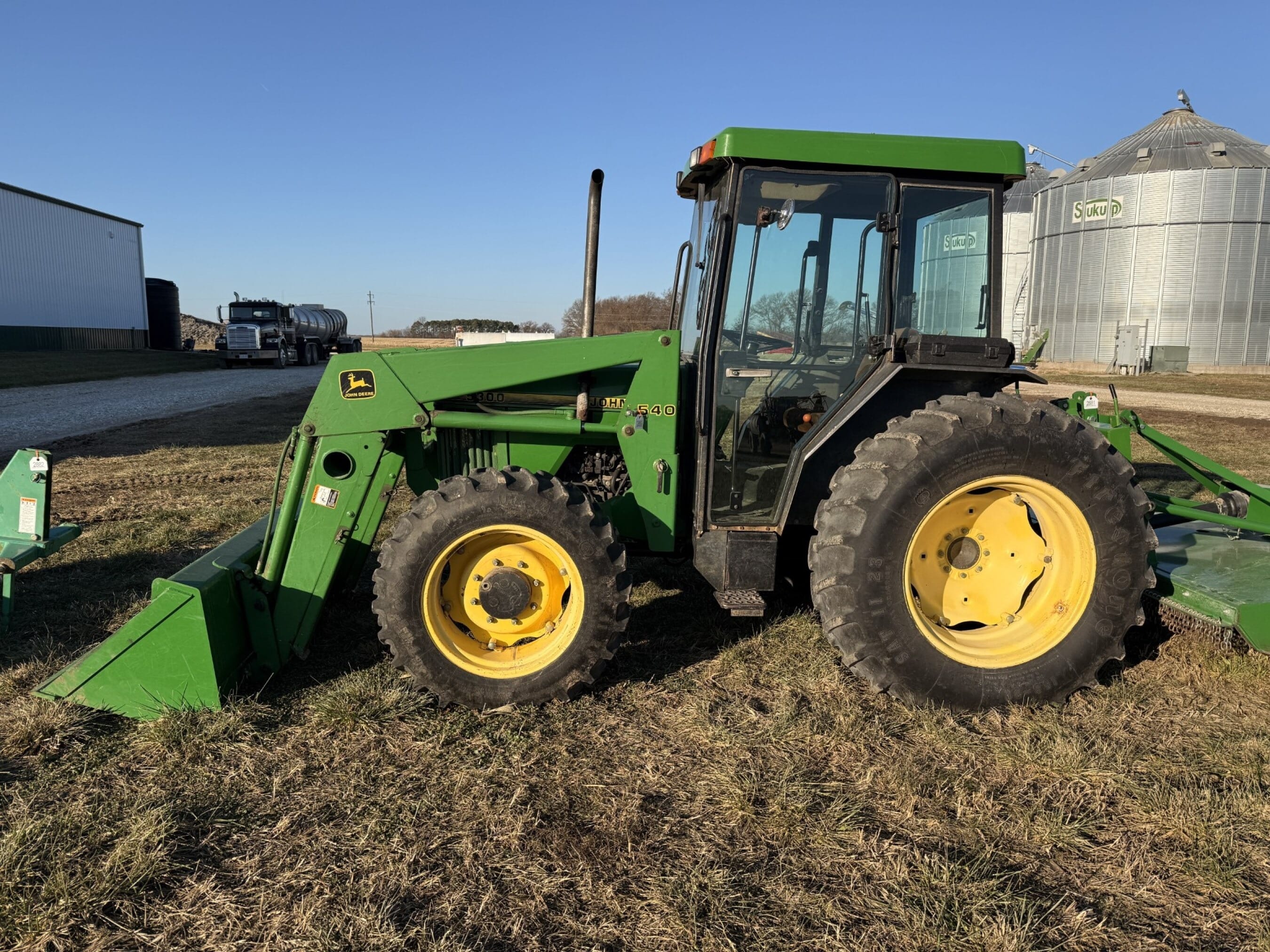 1996 John Deere 5300 Equipment Image0