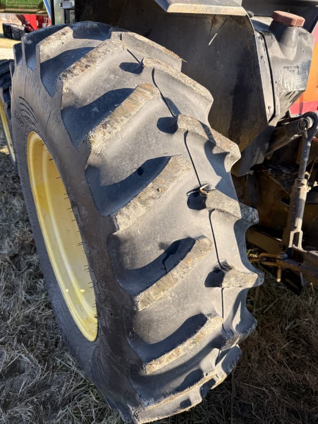 Image of John Deere 5300 equipment image 2