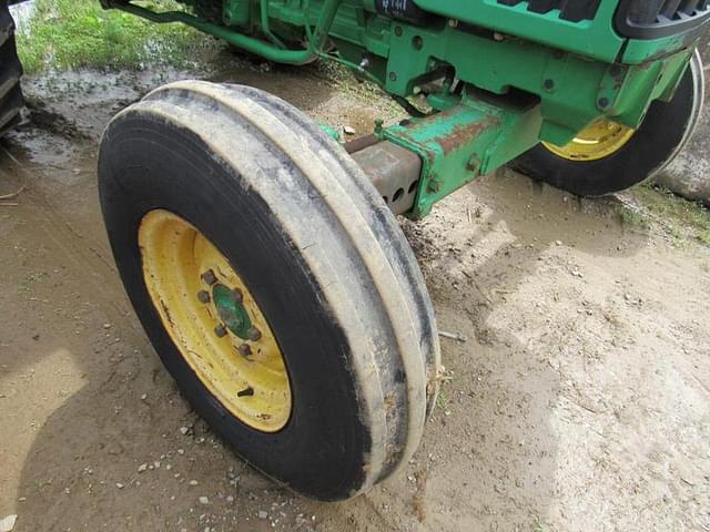 Image of John Deere 5303 equipment image 4