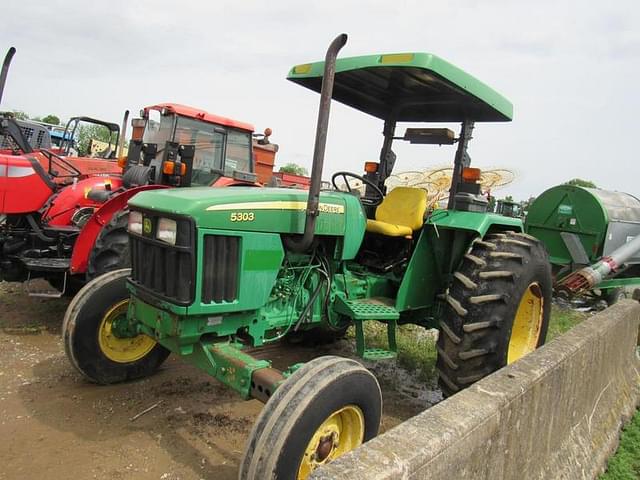 Image of John Deere 5303 equipment image 1