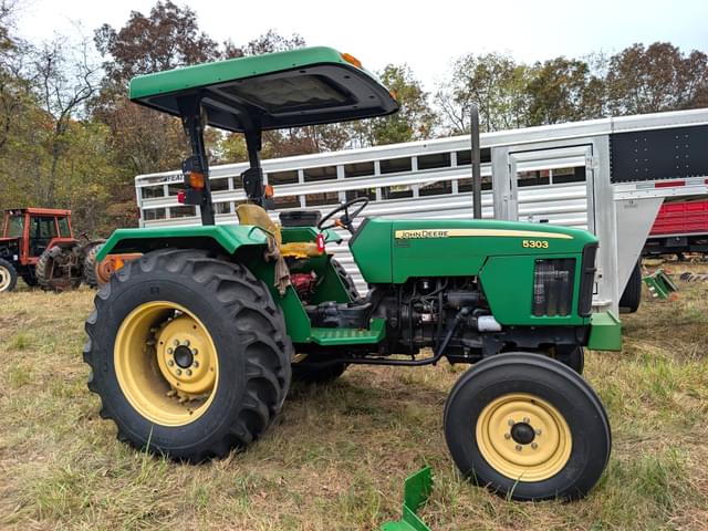 Image of John Deere 5303 equipment image 2