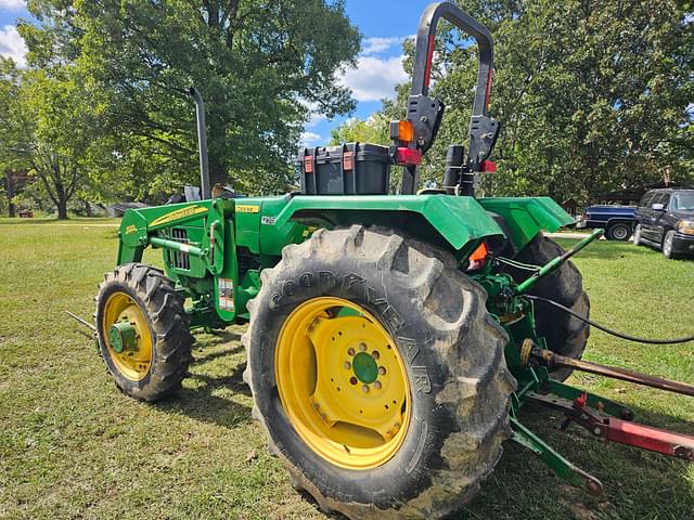 Image of John Deere 5303 equipment image 4