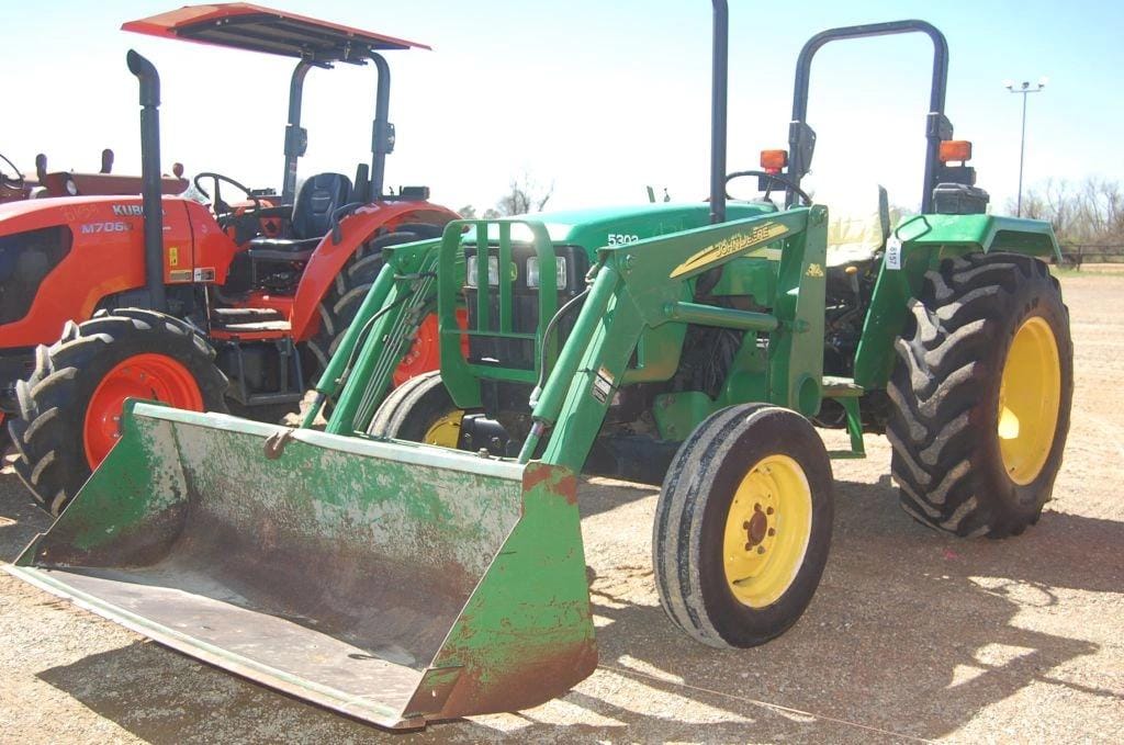 John Deere 5303 Equipment Image0