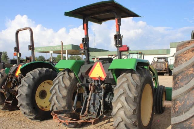 Image of John Deere 5303 equipment image 2