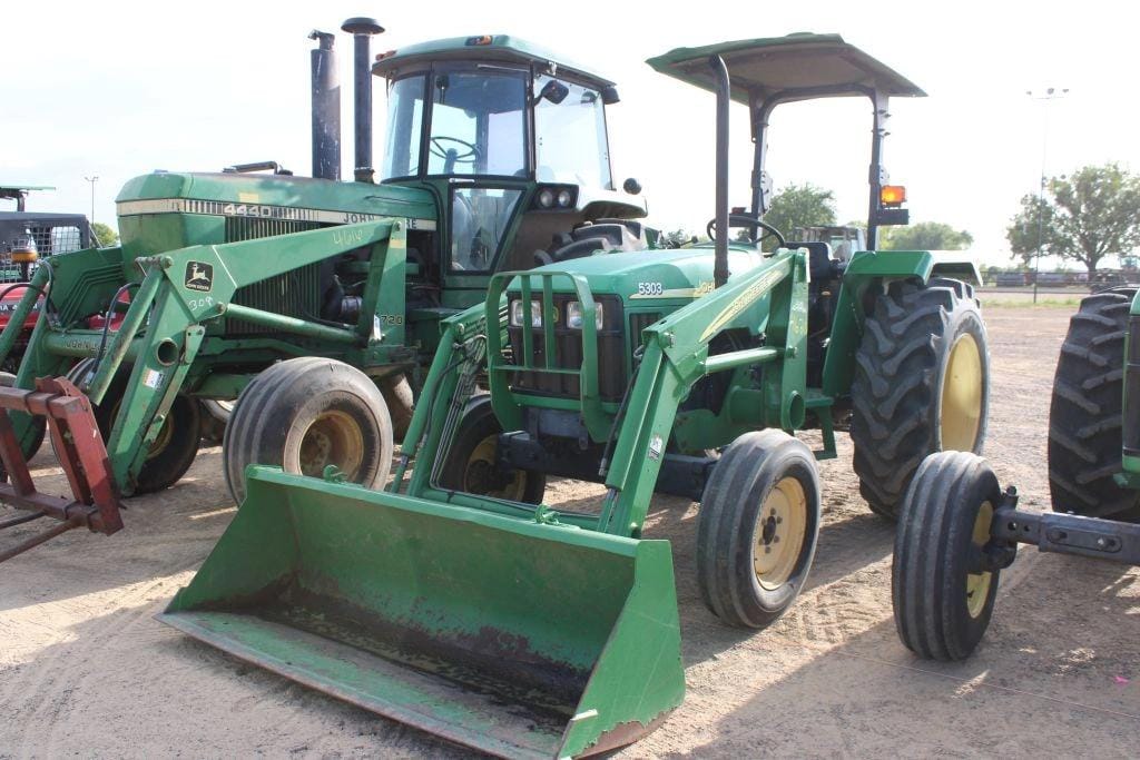 John Deere 5303 Equipment Image0