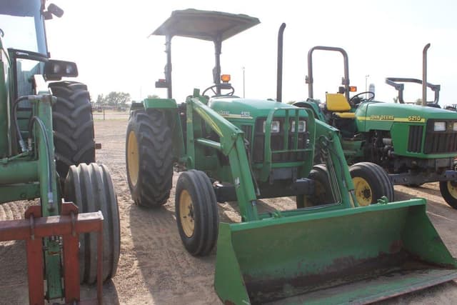 Image of John Deere 5303 equipment image 3