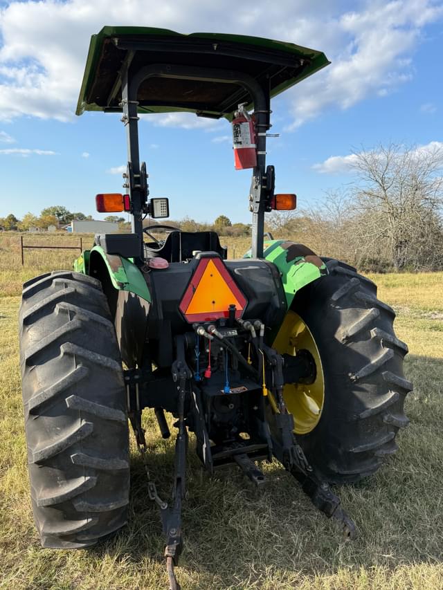 Image of John Deere 5310 equipment image 4