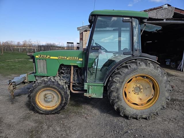 Image of John Deere 5310 equipment image 1