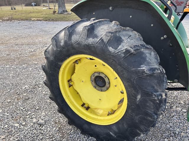 Image of John Deere 5320 equipment image 4