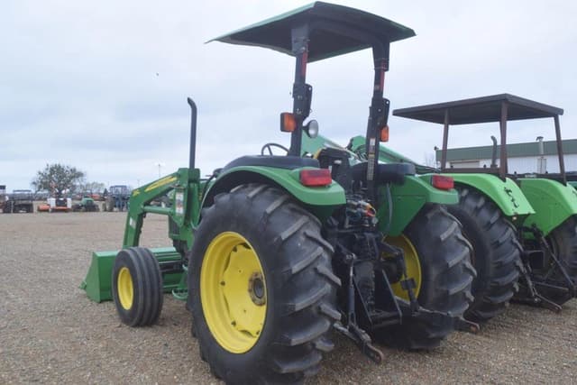 Image of John Deere 5320 equipment image 1