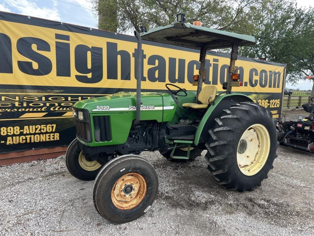 John Deere 5320 Equipment Image0