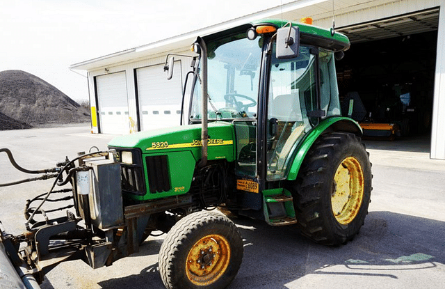 Image of John Deere 5320 equipment image 1