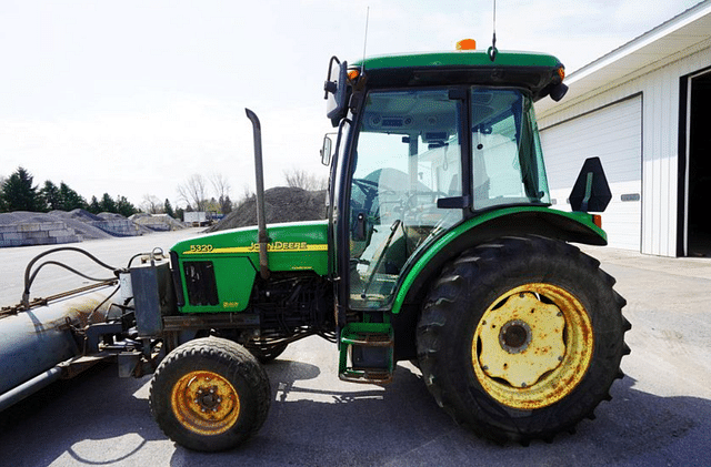 Image of John Deere 5320 equipment image 2