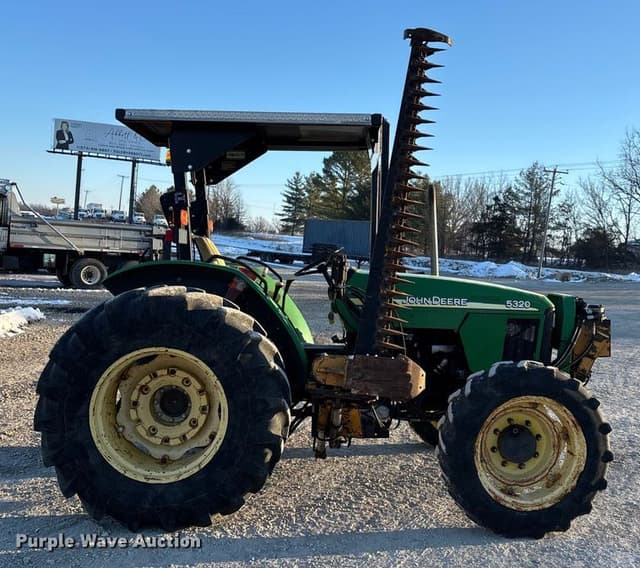 Image of John Deere 5320 equipment image 3