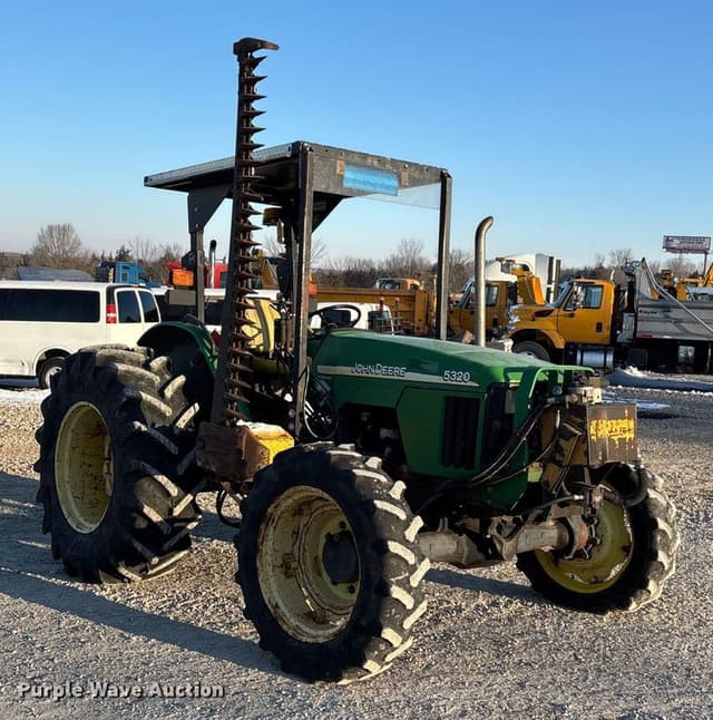 Image of John Deere 5320 equipment image 2