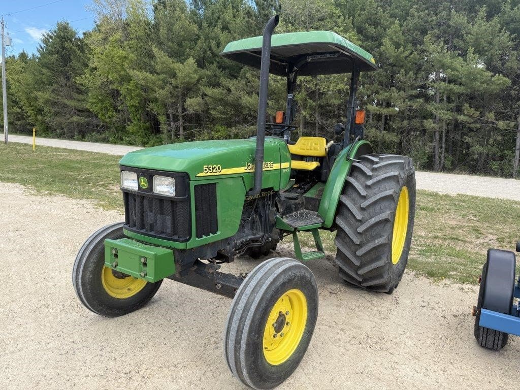 Image of John Deere 5320 Primary image