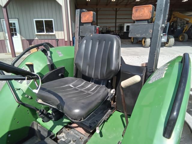 Image of John Deere 5320 equipment image 4
