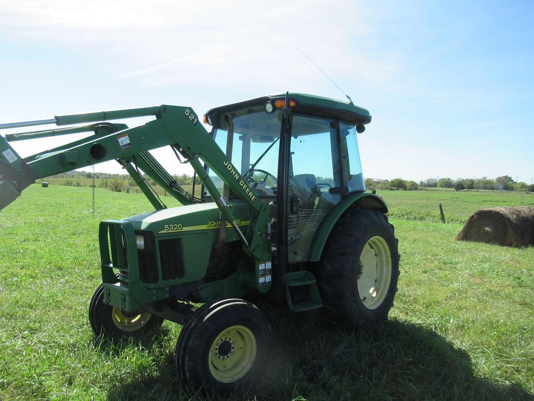 Image of John Deere 5320 Image 0