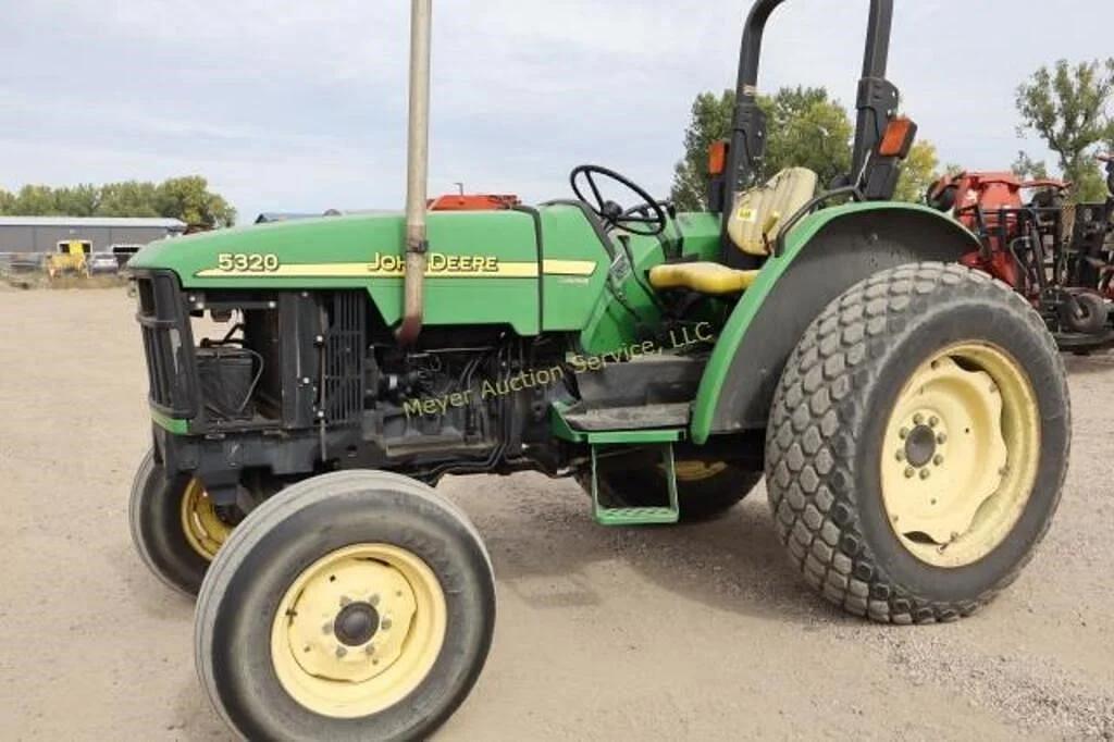 Image of John Deere 5320 Primary image