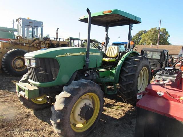 Image of John Deere 5325 equipment image 1