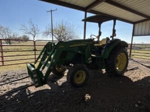 John Deere 5325 Image