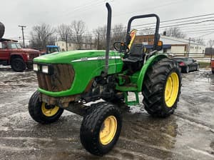 John Deere 5325 Image