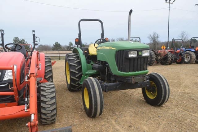 Image of John Deere 5325 equipment image 3