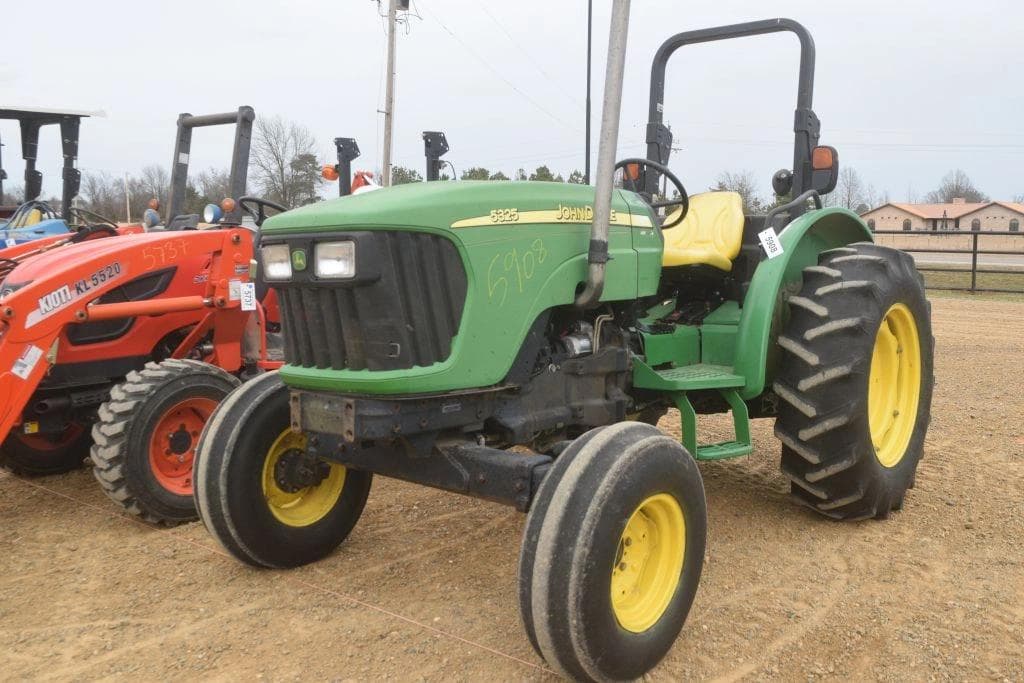 Image of John Deere 5325 Primary image