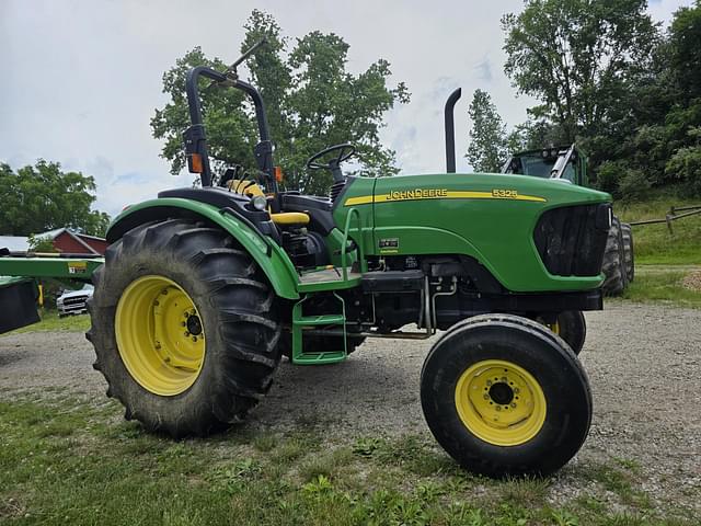 Image of John Deere 5325 equipment image 3