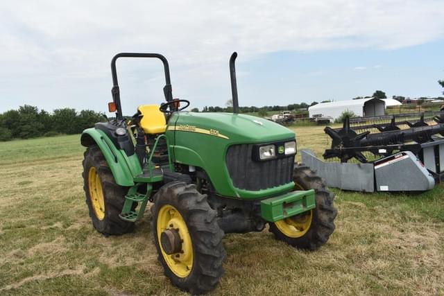 Image of John Deere 5325 equipment image 3