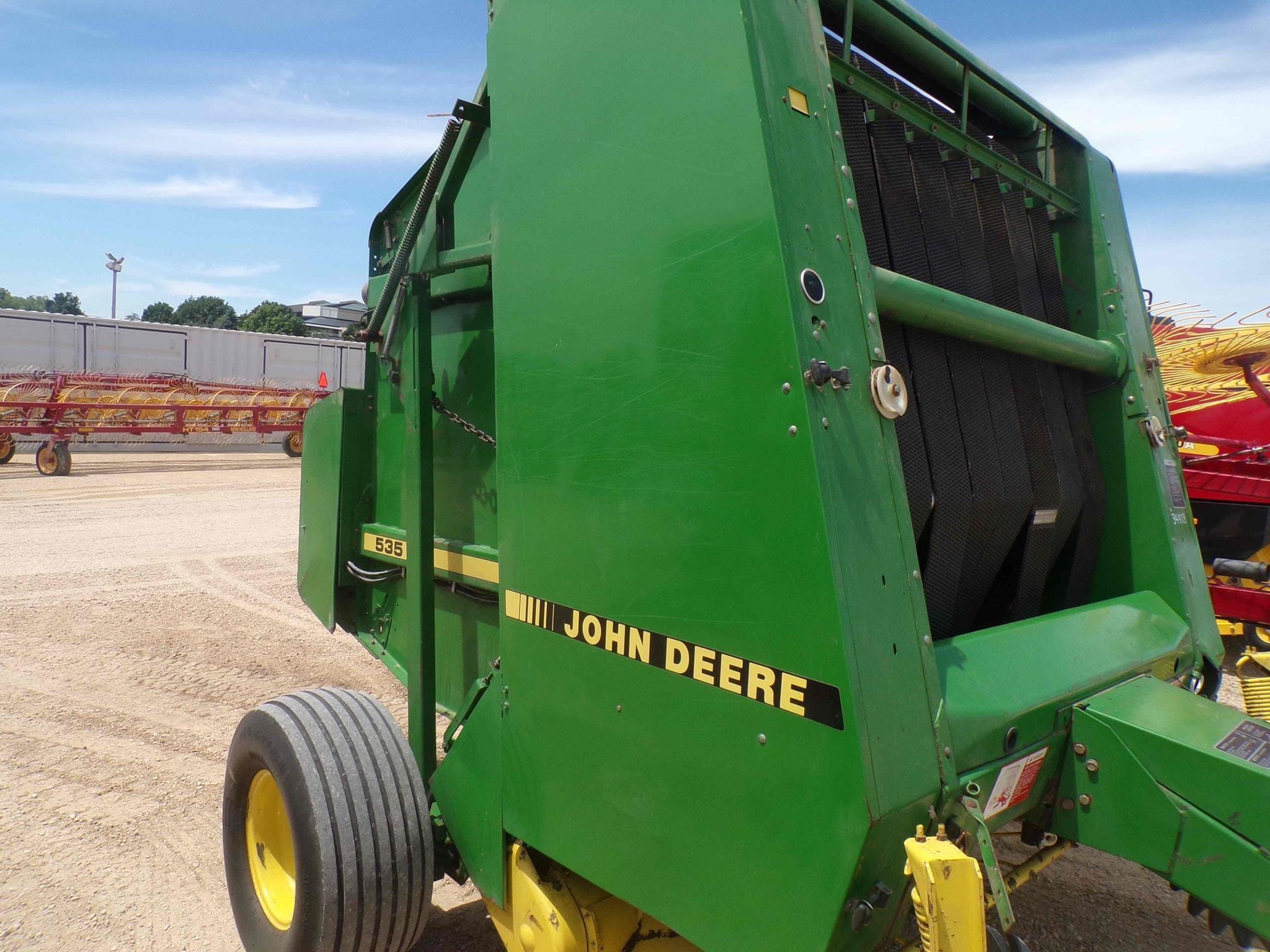 John Deere 535 Equipment Image0
