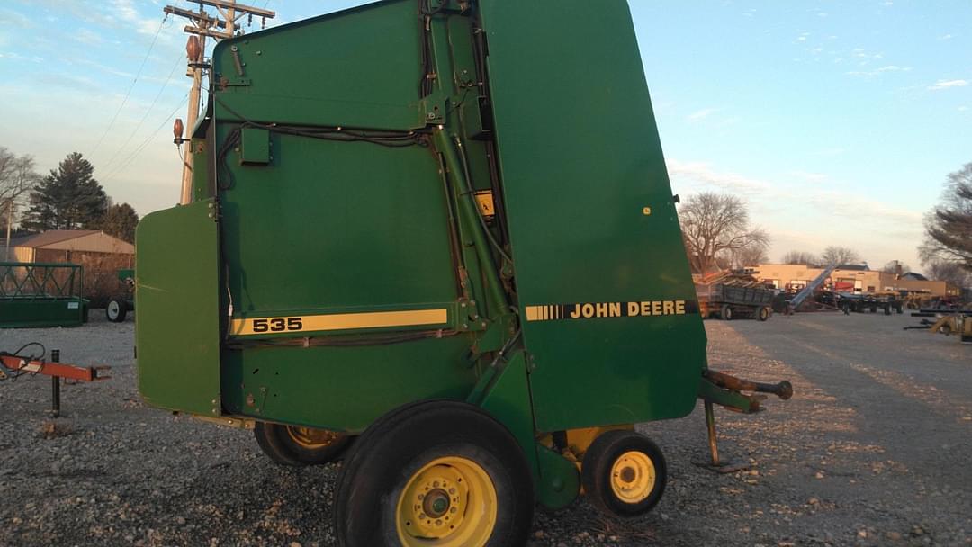 Image of John Deere 535 Image 0