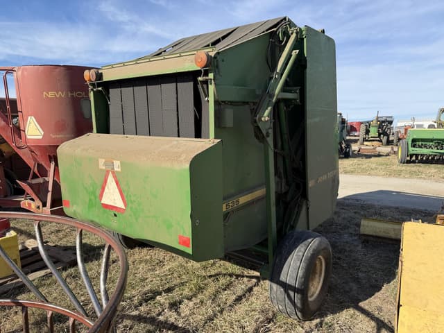 Image of John Deere 535 equipment image 2