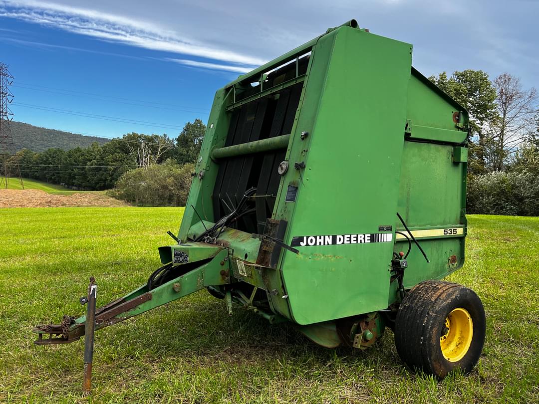 Image of John Deere 535 Primary image