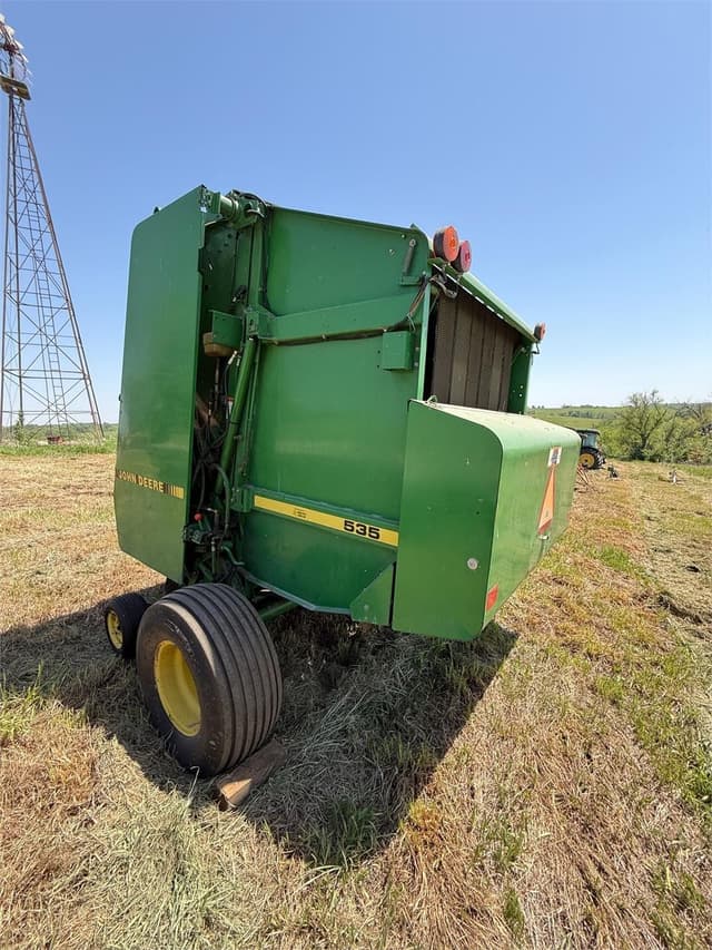 Image of John Deere 535 equipment image 2