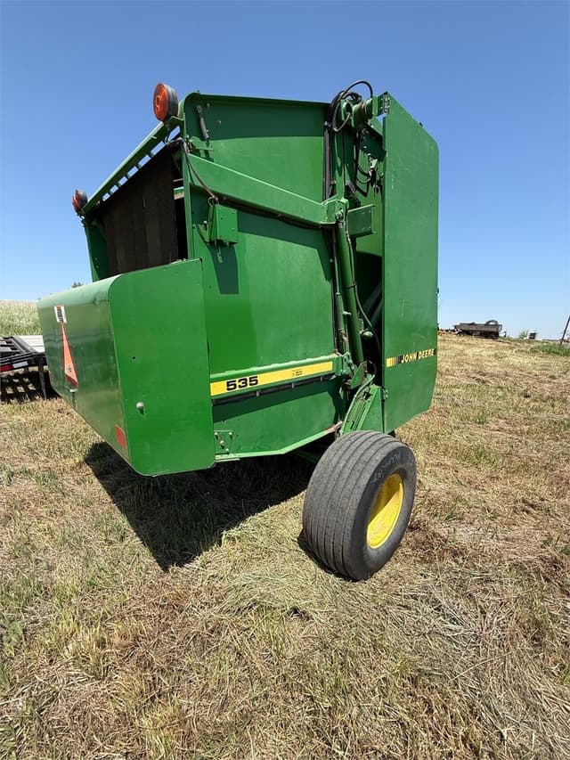 Image of John Deere 535 equipment image 3