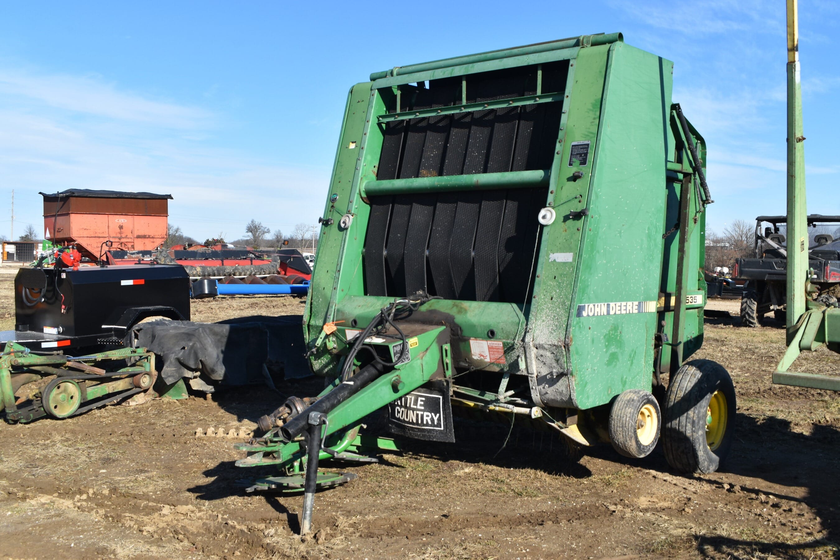 John Deere 535 Equipment Image0