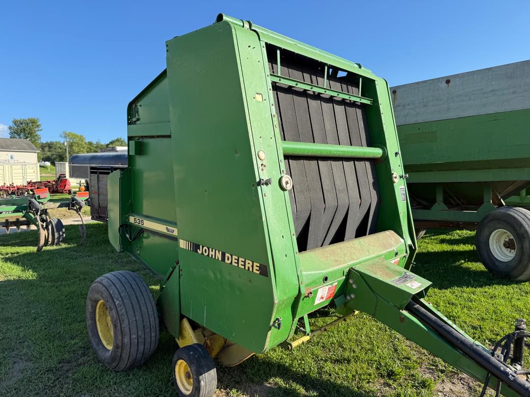 Image of John Deere 535 Primary image