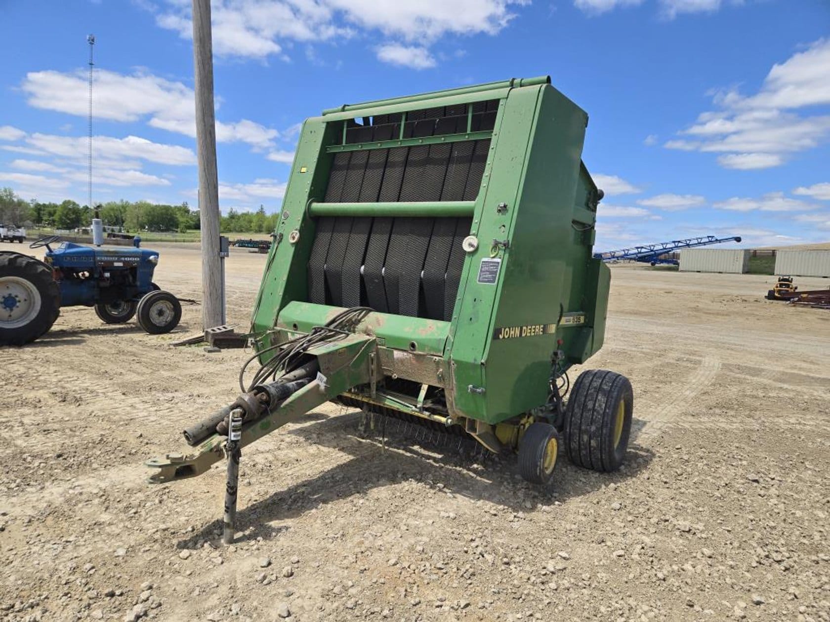 John Deere 535 Equipment Image0