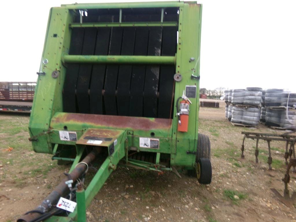 John Deere 535 Equipment Image0
