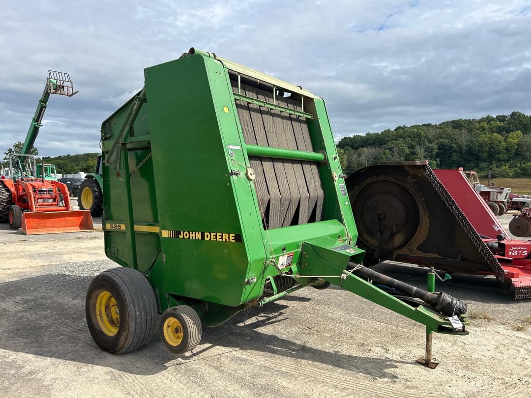 Image of John Deere 535 Primary image