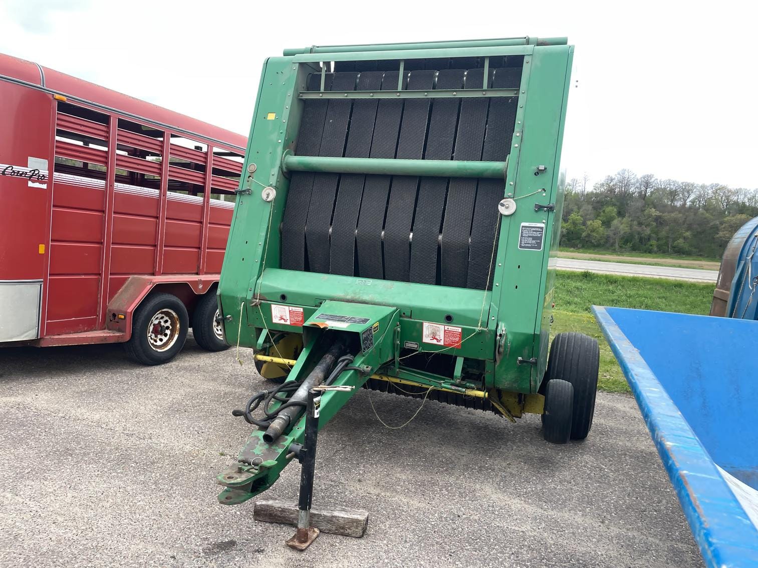 John Deere 535 Equipment Image0