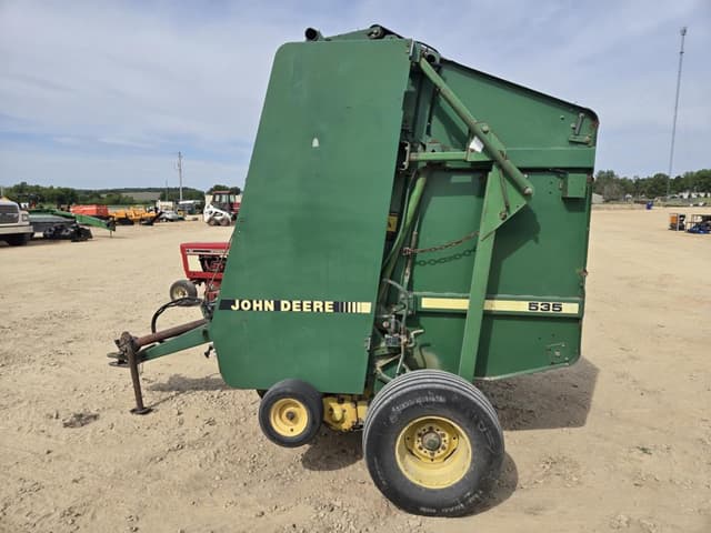 Image of John Deere 535 equipment image 1