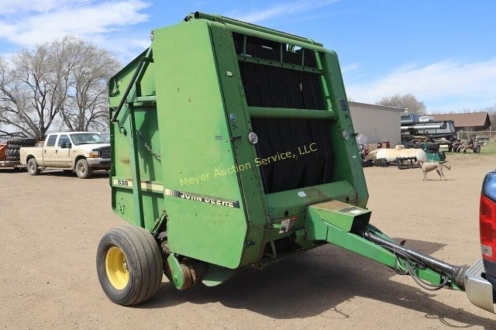 John Deere 535 Equipment Image0
