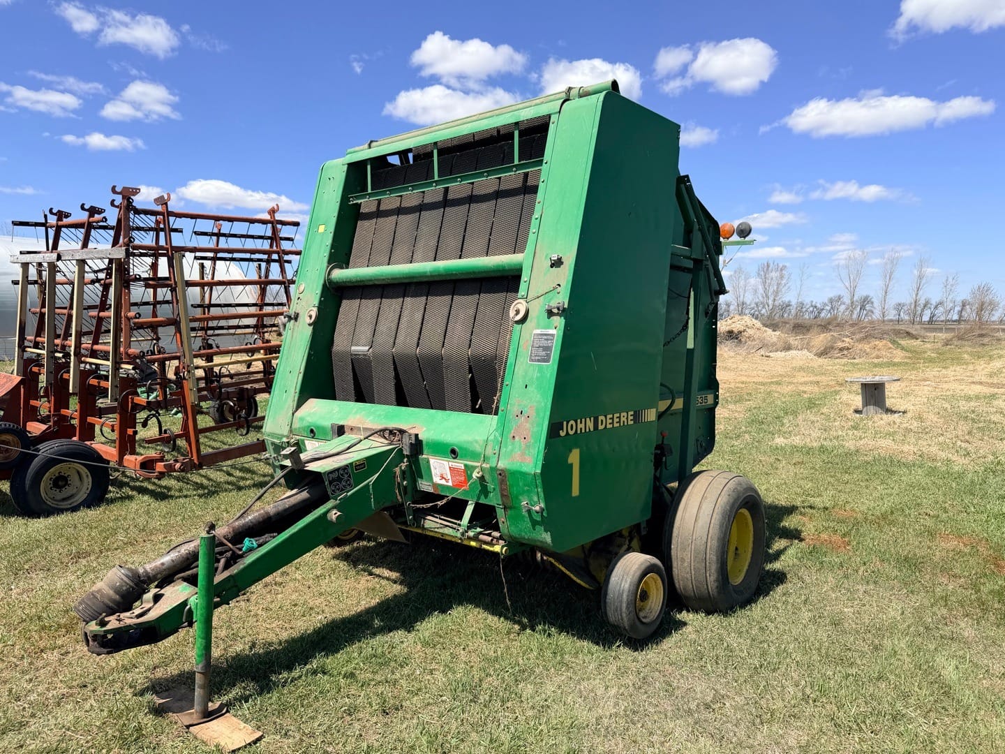 John Deere 535 Equipment Image0